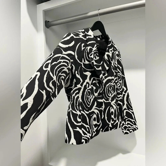 Ann Taylor black & white floral buttoned blazer with pockets size 6 cotton blend - Picture 4 of 8